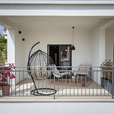 Zbondini Oasis - Hvar Apartman *